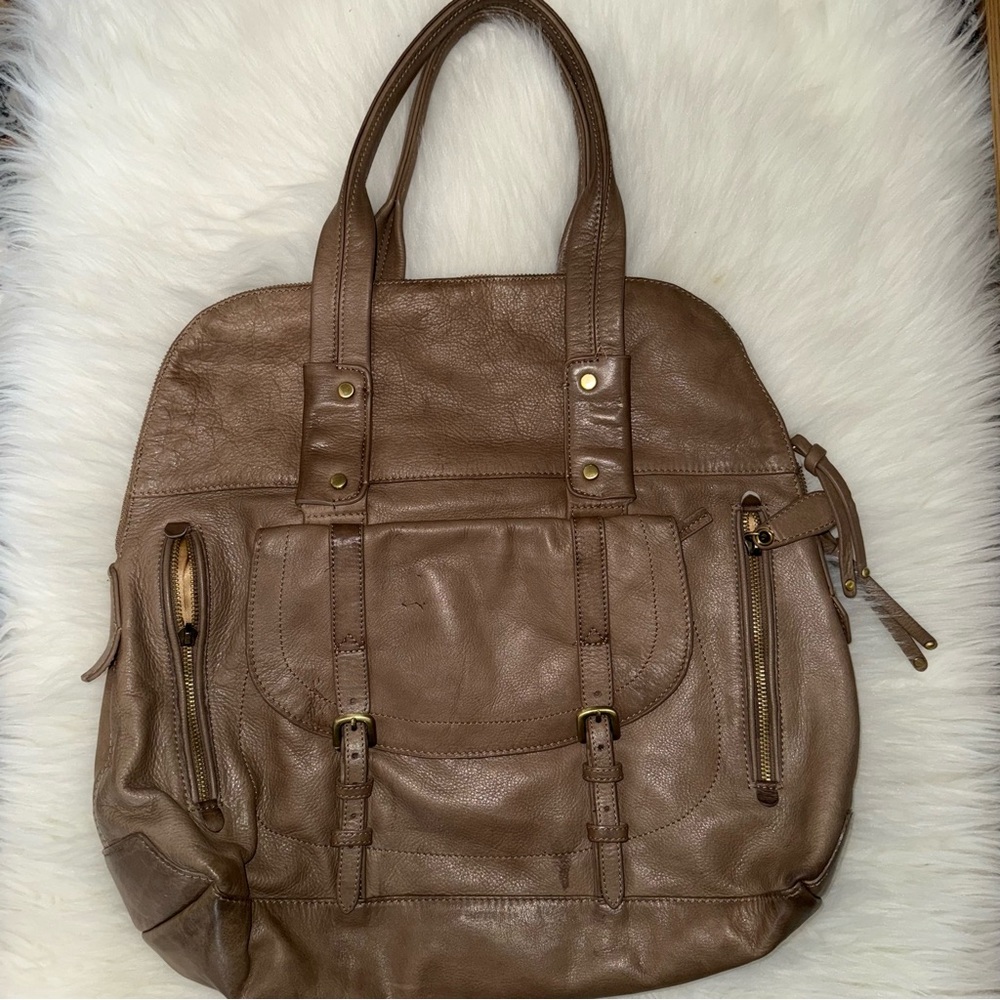 Elegant Tan Leather Tote Bag